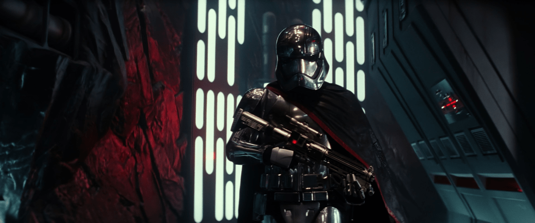 Phasma_patrols_Starkiller